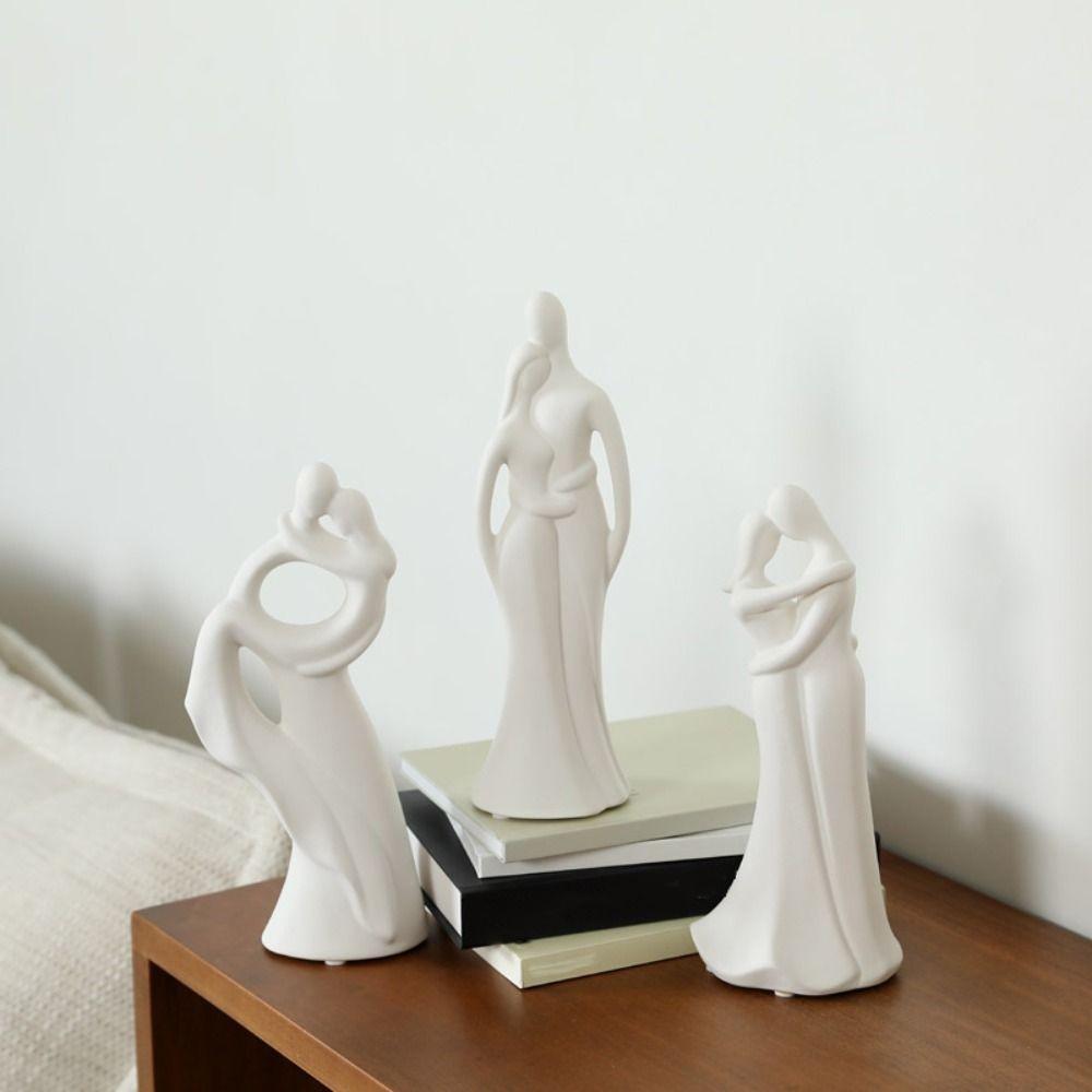 Artistic Design Ceramic Couple Ornaments Ceramic Material Valentine's Day Gifts  TV Cabinet Display