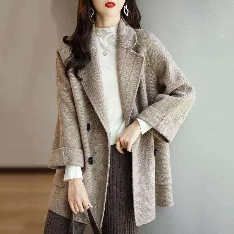 FASHION Korean version of foreign style Hepburn style high-end coat coat women's 2024 new design lazy style coat Clothes