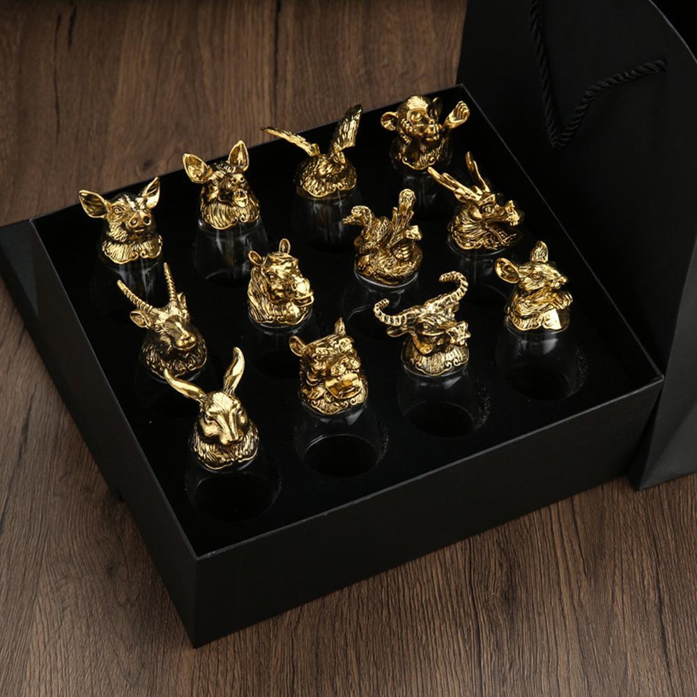 Luxurious Retro Zodiac Crystal Glass Liquor Set Home Use White Wine Cup Family Kit 12 Pieces Hard Liquor Glasses Gift for Friend