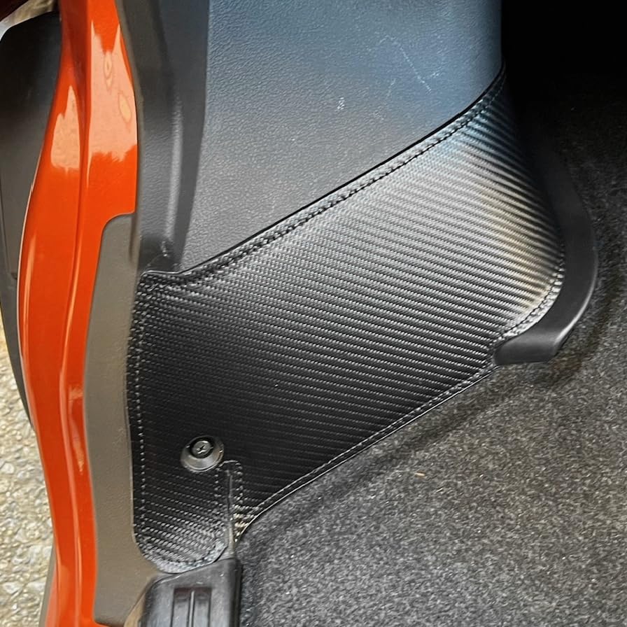 Панель защиты от ударов ногами из углеродного волокна CGP для серии S700 Atrai и Hijet Cargo (С700В/С710В) HN12-D4602CB