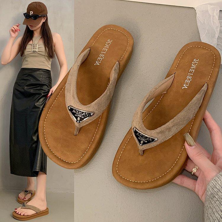 Pinch Foot Flip-flops Women's Outer Wear 2025 New Summer Seaside Leisure Niche High-end Flat-bottomed Beach Cool Slippers