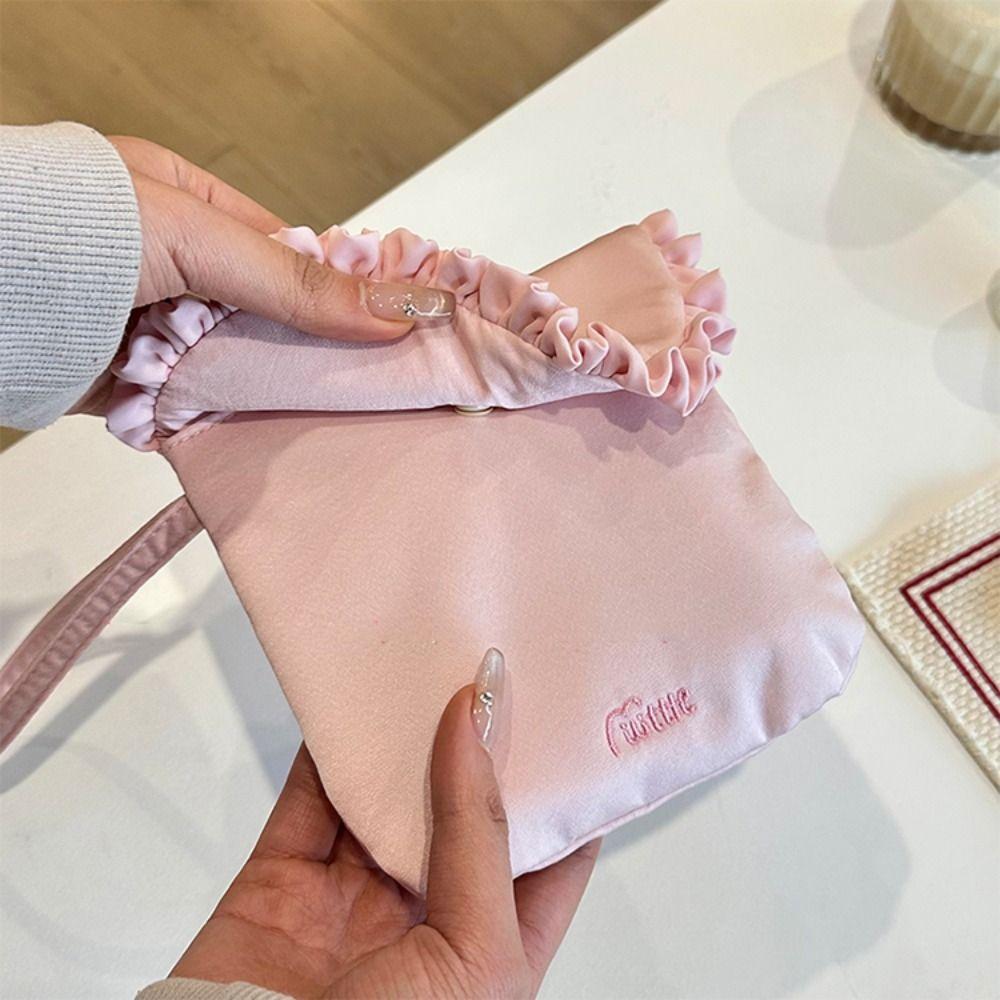 Large Capacity Mini Cosmetic Bag Bowknot Bow Makeup Bag Cute Sanitary Napkin Storage Bag Travel