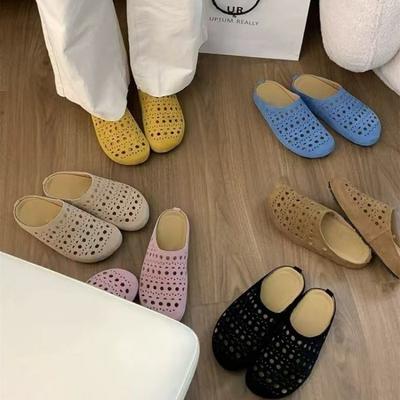 Мода 2025Мода Баотоу Ажурная Перфорация Замшевая Кожа Однотонные Лаконичные Полушлепанцы Женские Круглый Носок Натягивающиеся Мюли Пляжная Обувь