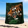 1pc Tiger Print Throw Blanket Polyester Fiber, Lightweight Flannel, Soft & Warm, All Season Use for Outdoor, Camping Digital Print