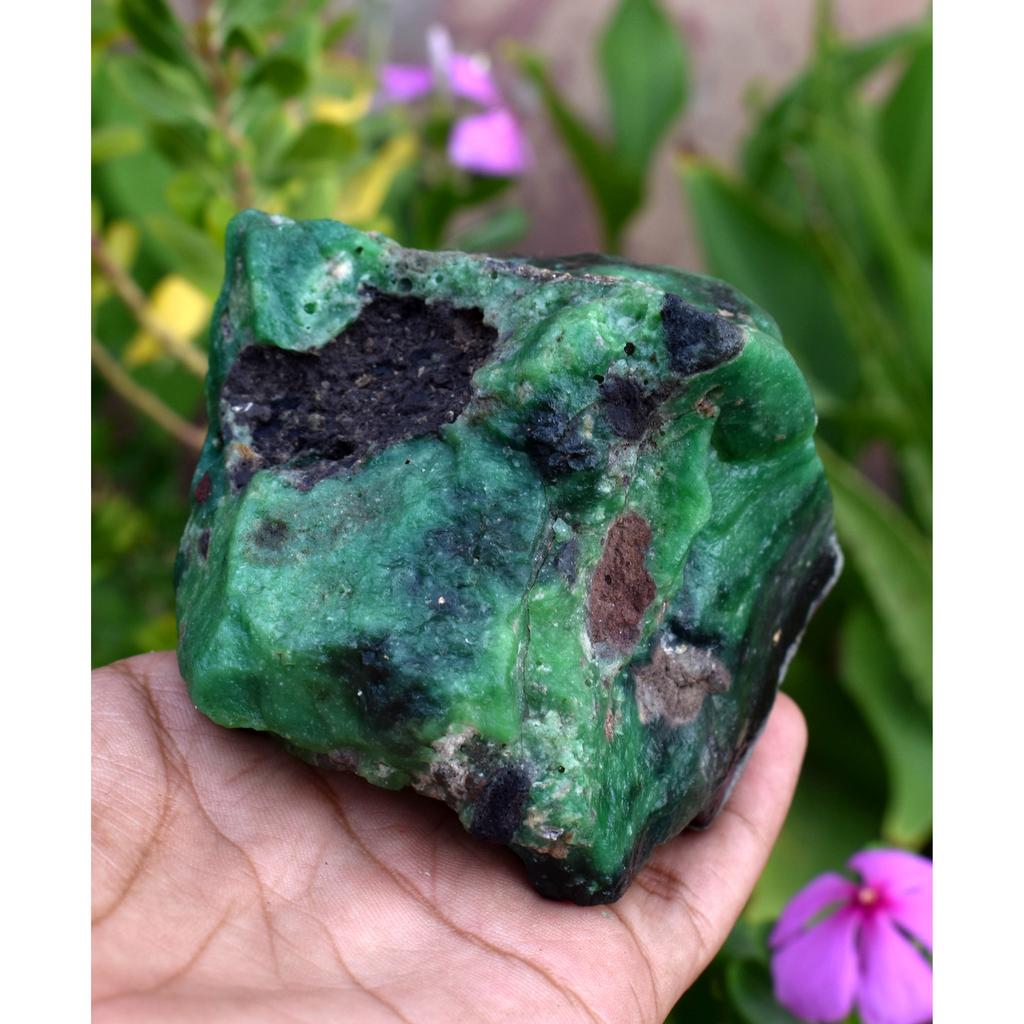 Natural Green Emerald Loose Gemstone Colombian Uncut Rough 2825ct for Collection for Gem Collection