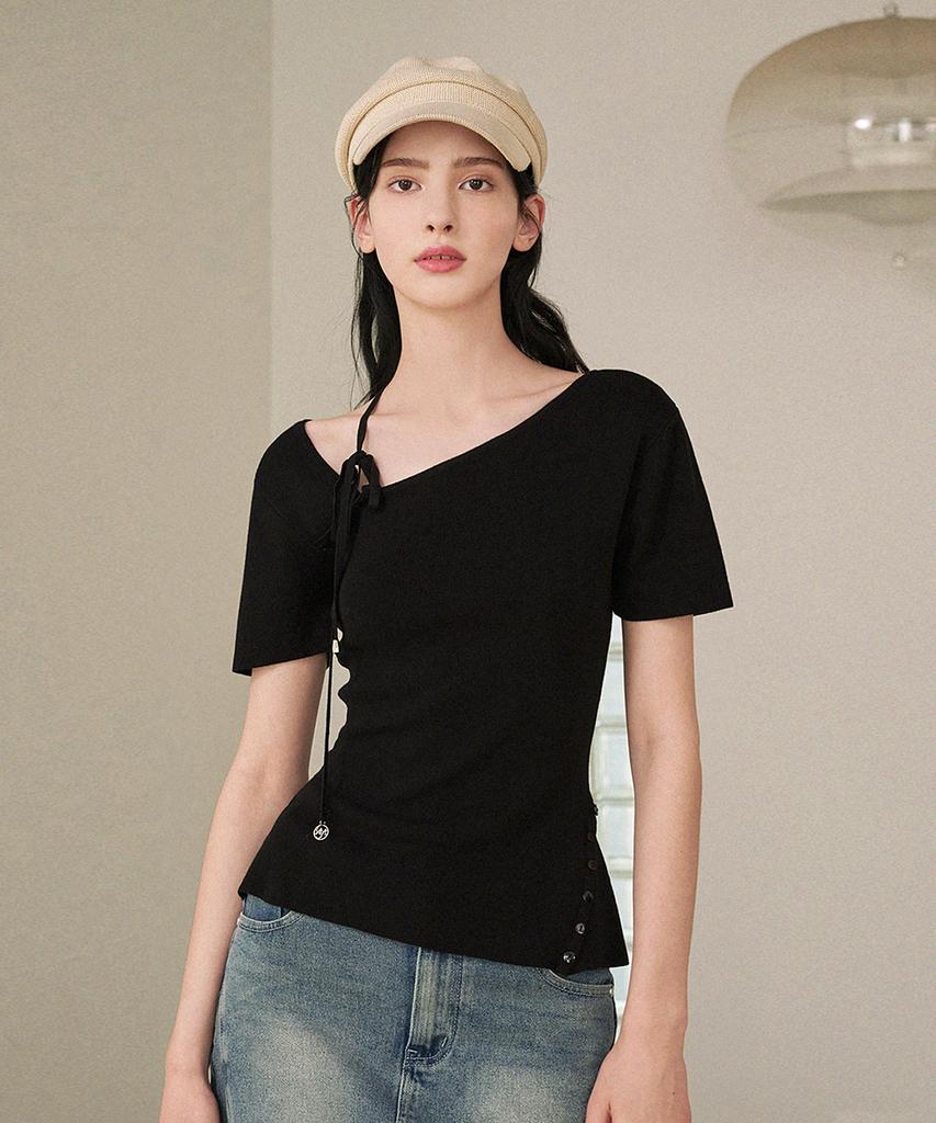 MICANE Smooth Neck Strap Line Knit