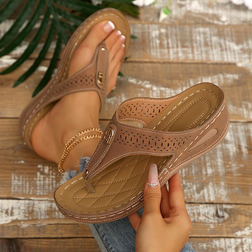 Fashion Solid Color Women Slippers Summer New Wedge Sandals Round Head Thick Bottom Slippers Hollow Outer Wear Women Shoes Slides Women