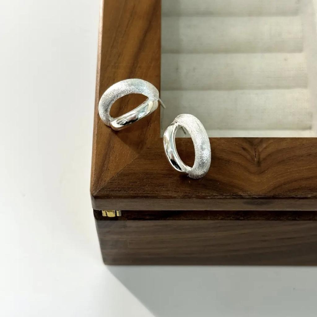 Heavy Industry Earrings Women's Premium Light Luxury Double-layer Frosted Earrings Brushed Curve Trendy Earrings