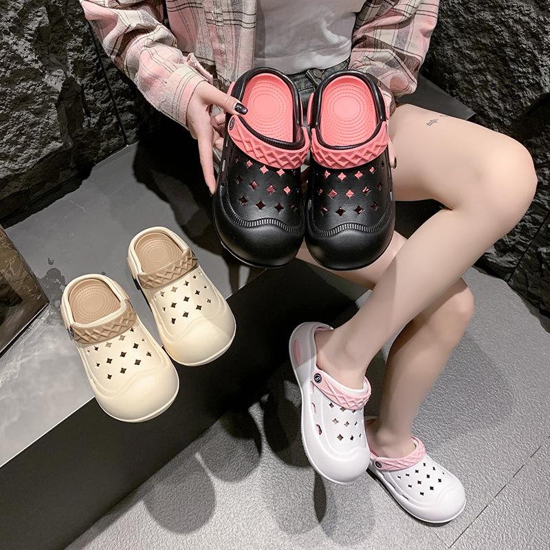 Thick-soled Hole Shoes Women's Outer Wear Increases 2025 Spring and Summer New Beach Sandals Non-slip Muffin Bag Head Slippers
