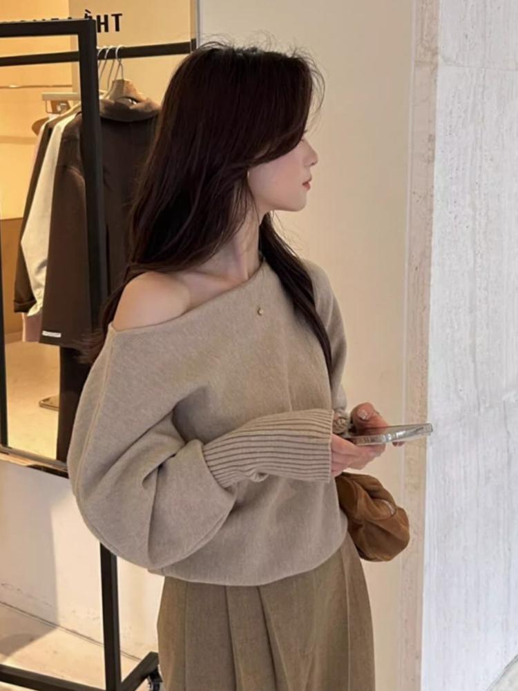 Женский сексуальный мягкий восковой свитер с открытыми плечами, осенний корейский модный новый однотонный повседневный пуловер серо-черного цвета, одежда