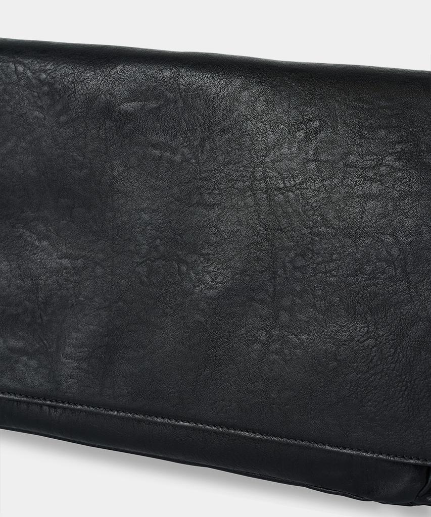 Maison Mined Сумка через плечо из фактурной кожи Черная