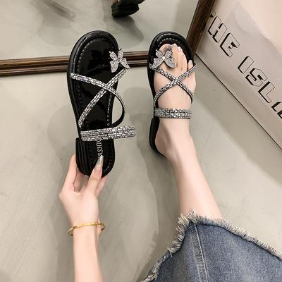 Летние новые крутые шлепанцы на плоской подошве, модные женские, со стразами и трендовыми бантами, пляжная женская обувь на одно слово