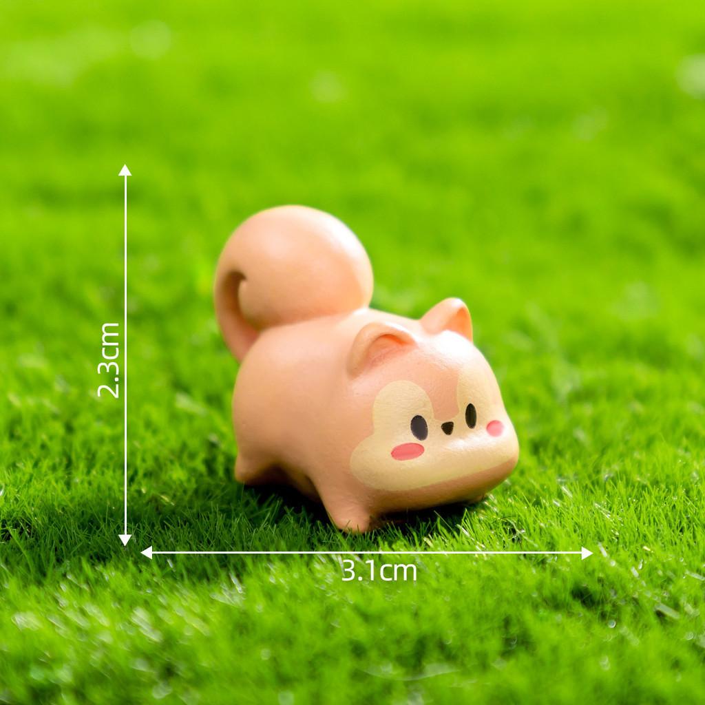 Adorable Forest Squirrel Resin Figurine For Creative Miniature Garden Decor