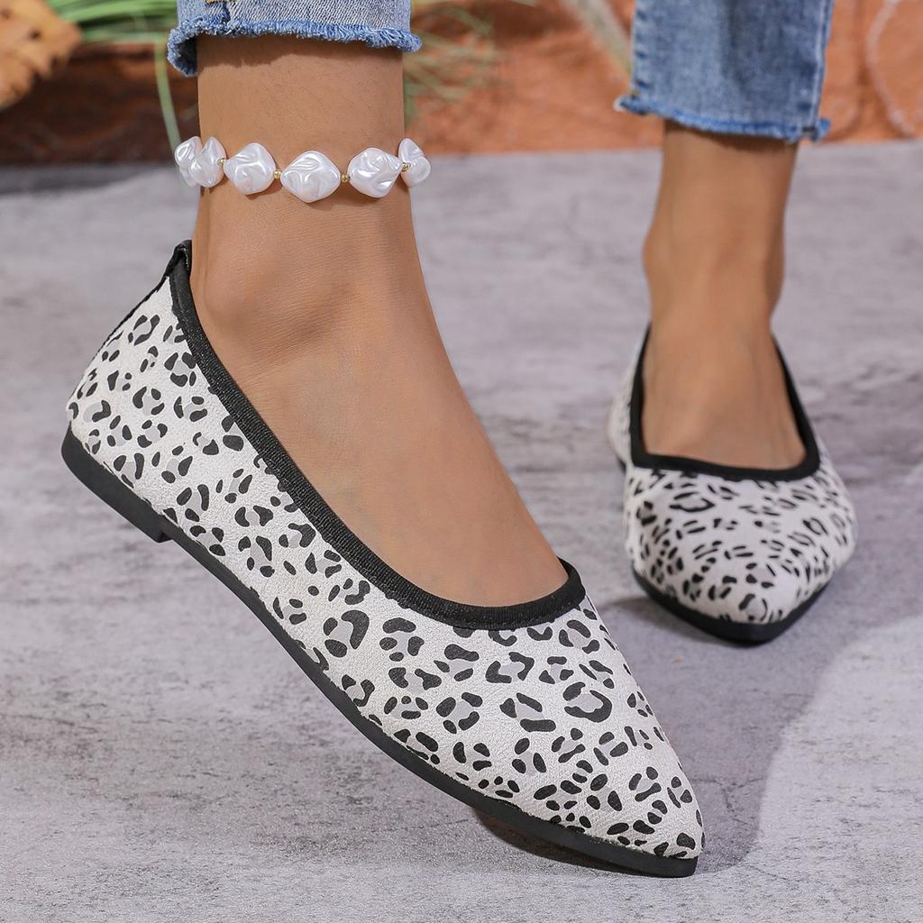 Fashion Women Flats Shoes New Slip On Women Loafers Autumn Pointed Toe Leopard Print Sexy Flat Shoes Casual Comfortable Large Size Shoes