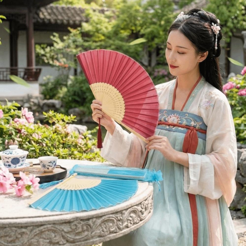 Cooling Tool Silk Hand Fan Chinese Style Hand Held Fan Fashionable Bamboo Hand Fan Wedding Favors