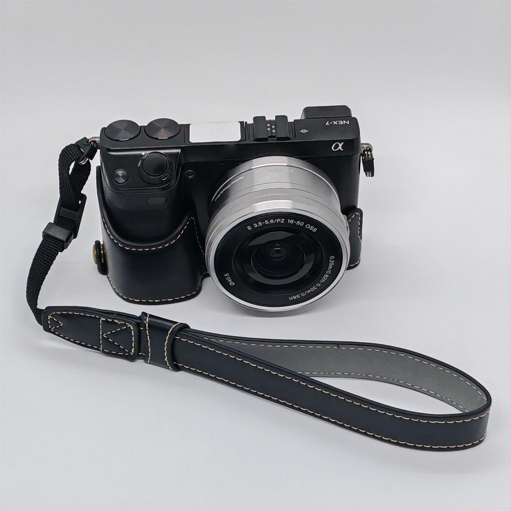 Для Sony NEX-7/NEX-6 Чехол для камеры из ПУ-кожи Конструкция с отверстием для батареи Чехол-половинка с ремешком для руки