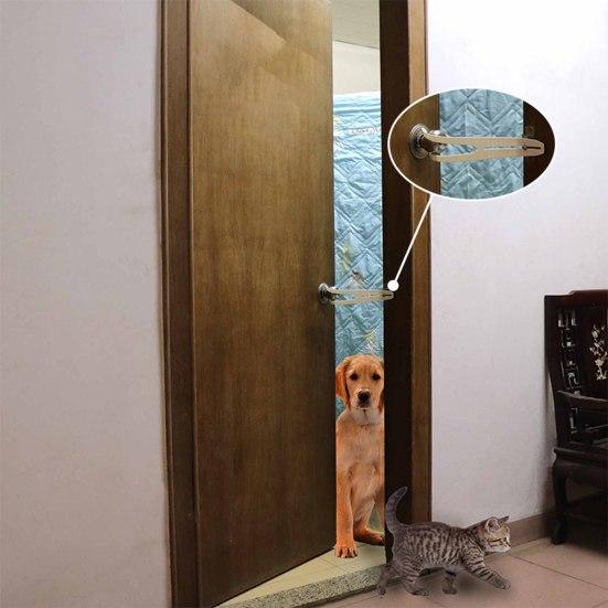 Дверная защелка для кошек Гибкая регулируемая альтернатива дверям для кошек, позволяющая держать собак подальше от кошачьих туалетов и продуктов питания для дома