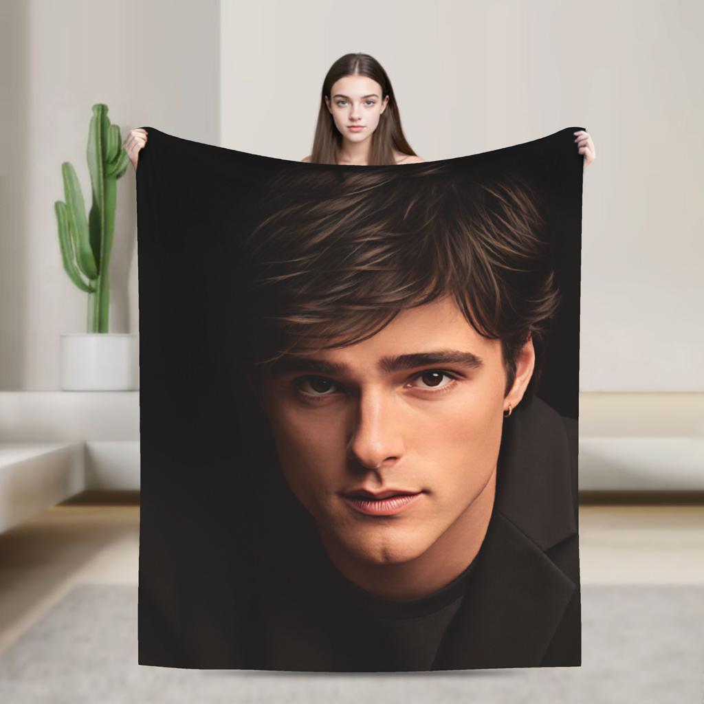 Jacob Elordi Actor Portrait Throw Blanket Warm Funny Blanket For Home Decor Travel Flannel Bedspread Bed Cover
