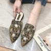Праздничные женские тапочки с острым носком, стразами и заклепками, женская обувь на плоской подошве, слипоны, мюли, лоферы, сандалии, шлепанцы, женская обувь