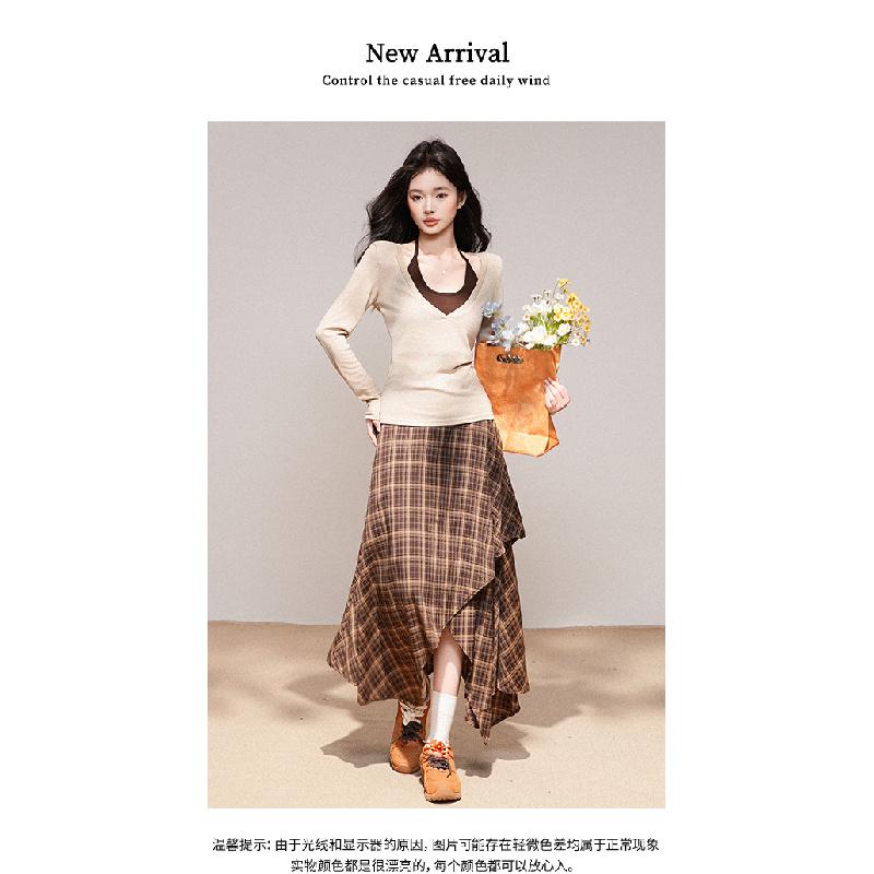 V-neck base knit long-sleeve top for women 2026 spring/autumn layered halter neck camisole two-piece set