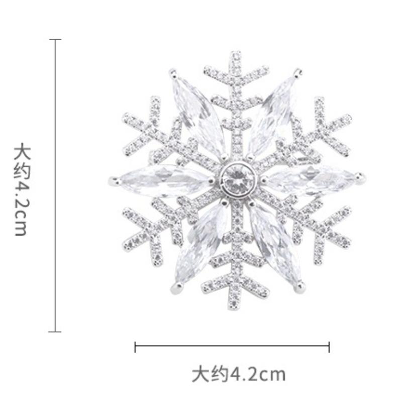Новая креативная рождественская брошь в виде снежинки со стразами для женщин, простая и элегантная брошь для зимнего пальто, брошь на воротнике, аксессуары