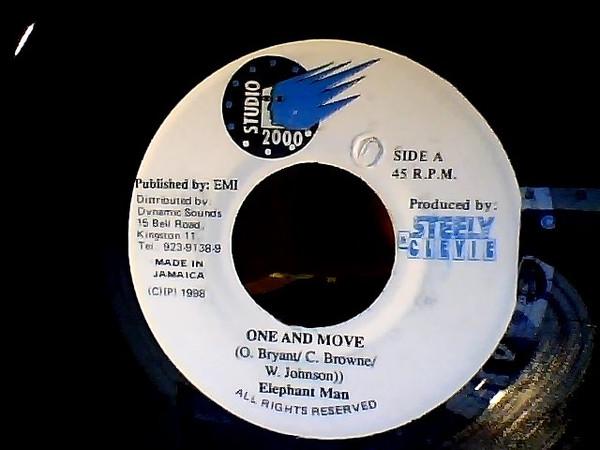 7inch Record ELEPHANT MAN - One And Move NONE Studio 2000 1998 Jamaica Reggae, Ska & Dub Used