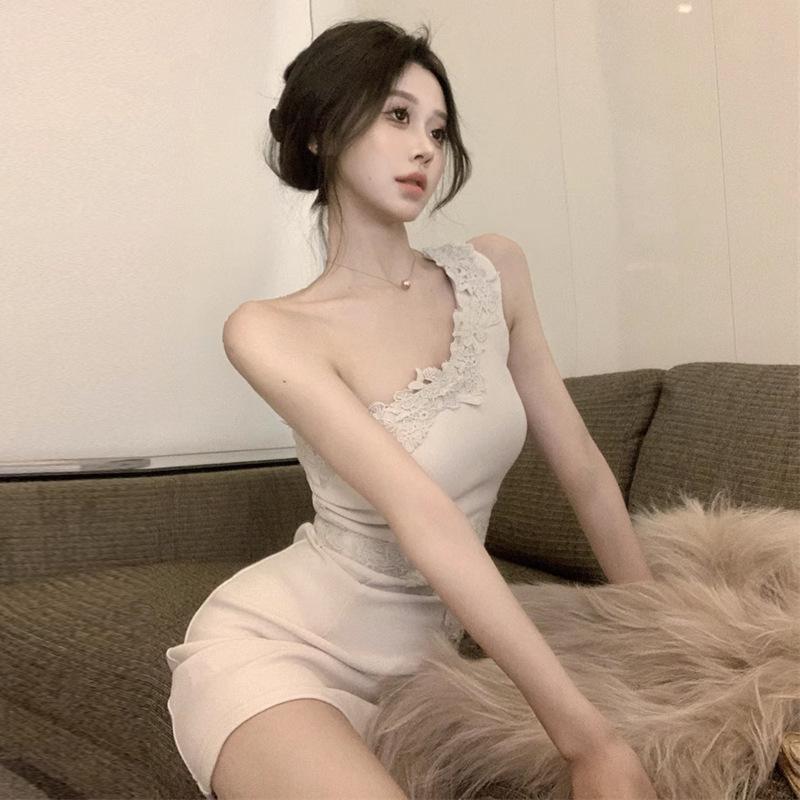 2025 мода новый женский темперамент знаменитость разрез плеча кружева сращивание тонкое платье