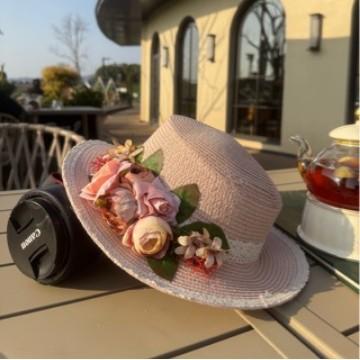 Flower flat top straw hat women, new summer outdoor travel visor, seaside vacation beach hat