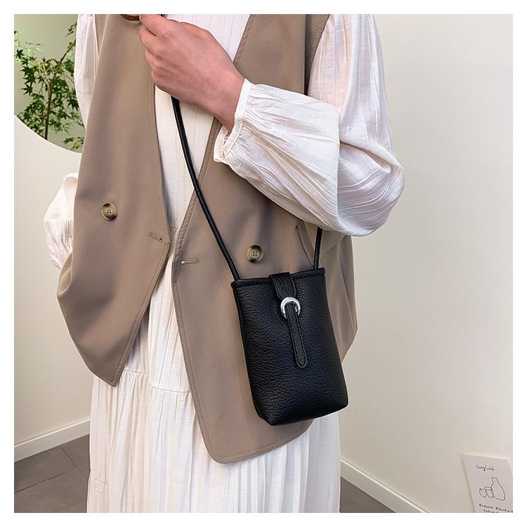 Новая популярная женская сумка через плечо Высококачественные сумки из искусственной кожи Большой вместимости Сумки кроссбоди для женщин Кошелек для телефона с клапаном