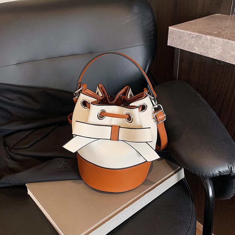 Бантик портативная маленькая сумка женская летняя новая модная модная контрастного цвета сумка-ведро на плечо сумка-мессенджер