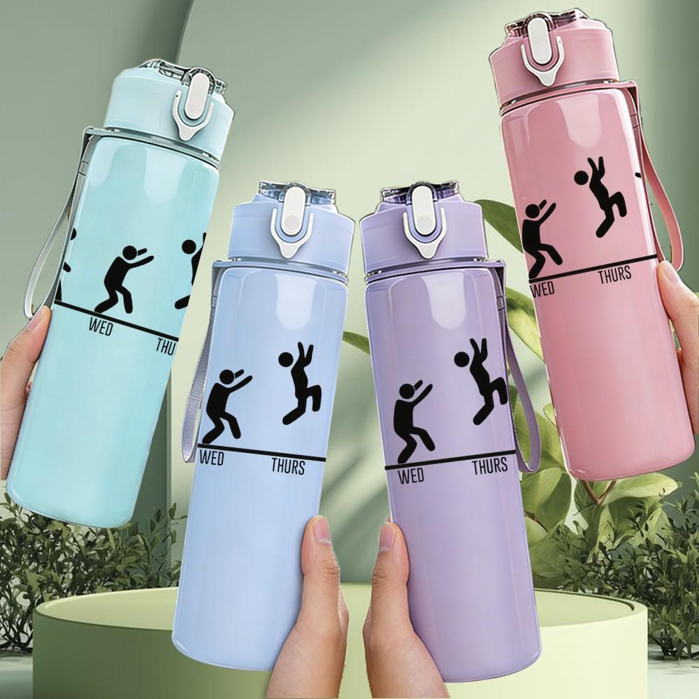 1PC People Drink Beer Camping Party Print 750ml Color Plastic Sports Water Bottle Leakproof Flip Straw Lid Suitable for Sports Office Home Use