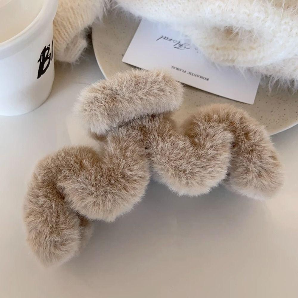 New Korean Autumn Winter M-shaped Plush Hair Claw For Women Large Hair Clip Headwear Fashion Shark Clip Hair Accessories