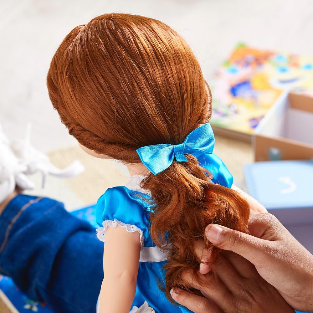 Официальный магазин Disney Кукла Белль из коллекции Аниматоров - Красавица и Чудовище, 16 дюймов, с формованной деталью овечки - Полностью подвижная игрушка в атласном платье -