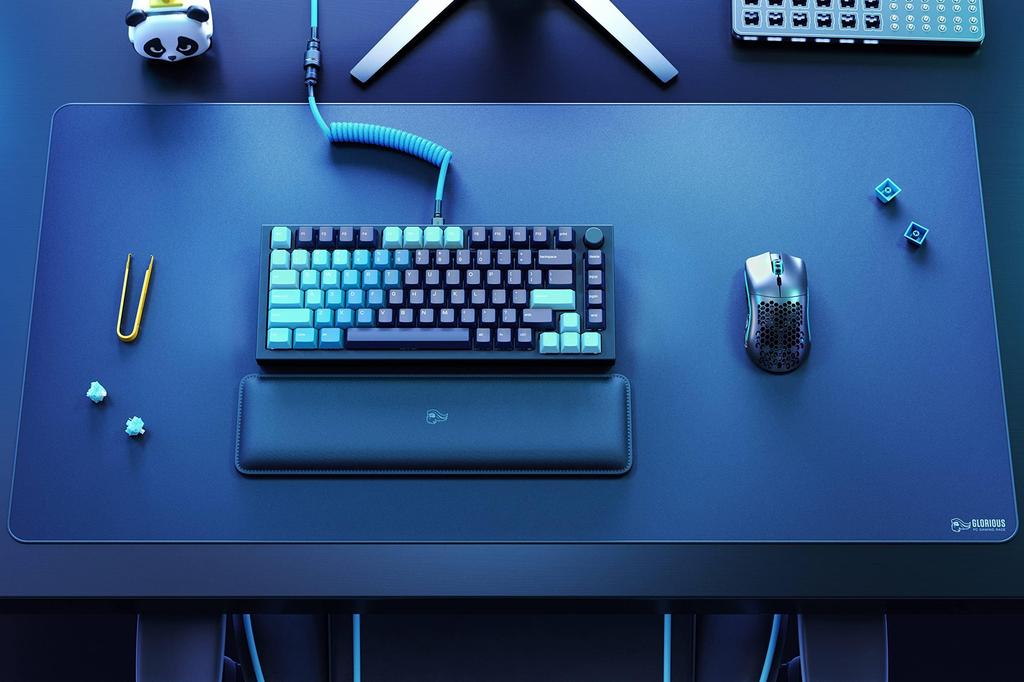 Набор колпачков Glorious GPBT Celestial Ice 114 для механической клавиатуры ANSI KB682 - GLO-KC-GPBT-CI