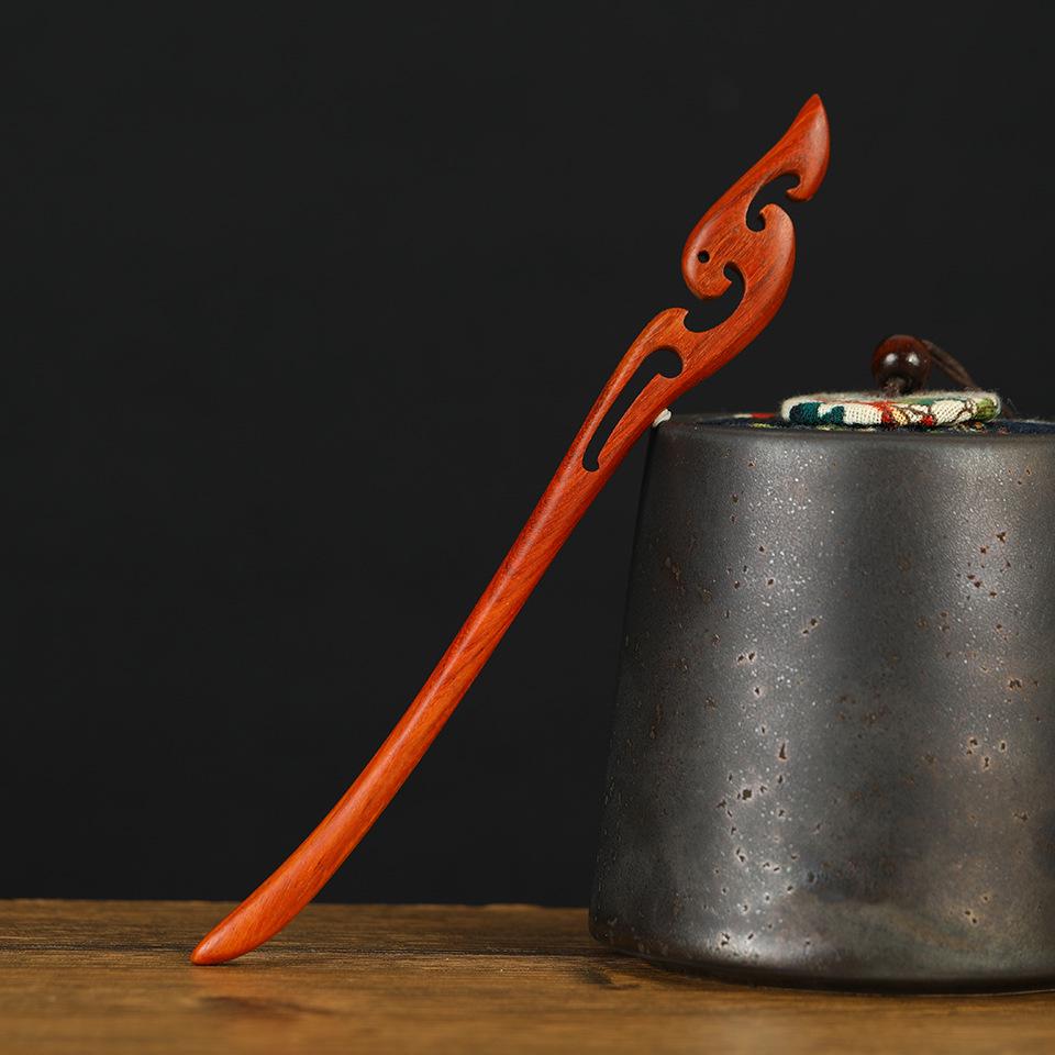 Заколка из красного сандалового дерева для прически-пучка: Элегантный древнекитайский стиль