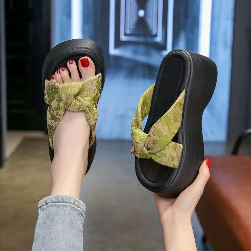 Нежные подходящие юбка туфли на платформе женская летняя обувь 2025 новые сандалии-маффины сандалии на высоком каблуке пляжная обувь на мягкой подошве