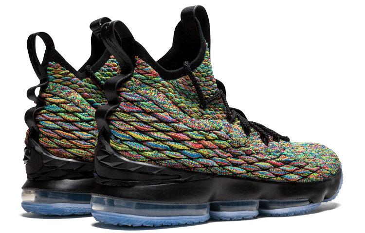 Nike LeBron 15 'Четыре всадника' 897648-901