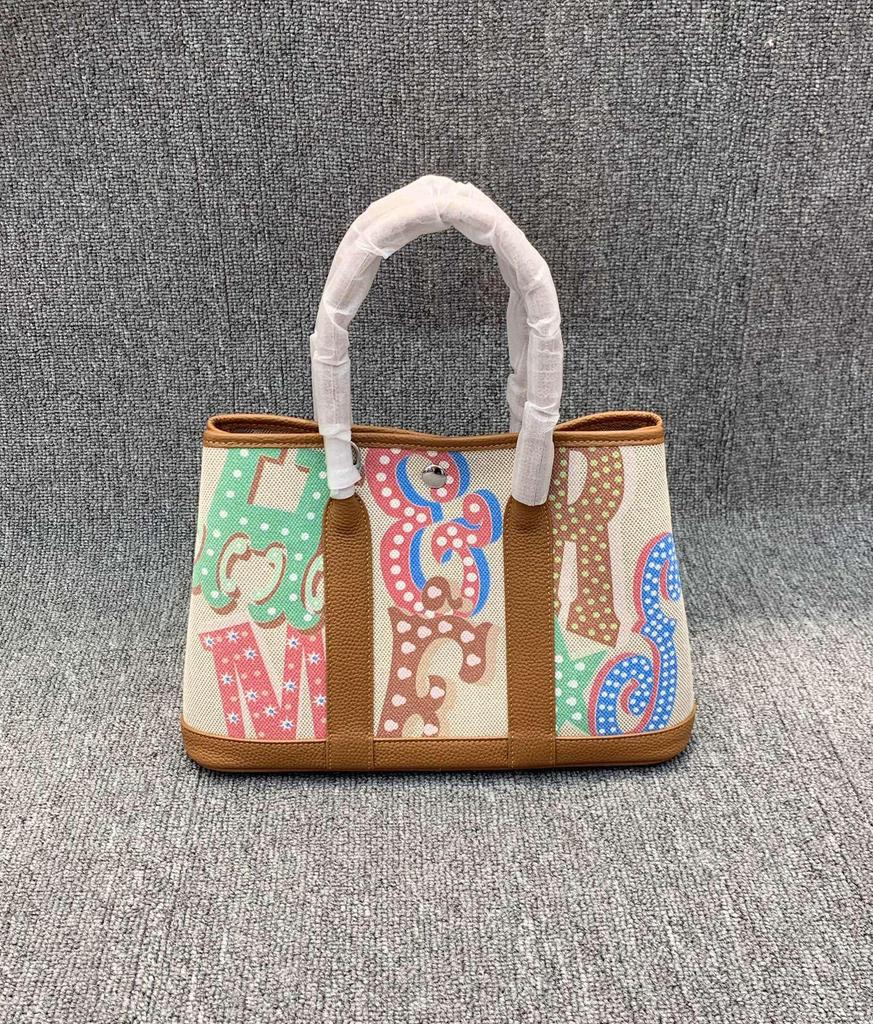 Сумка женская Doodle Garden ручной росписи из лоскутного шитья из коровьей кожи и льна - Сумка, на плечо, через плечо, 2025.