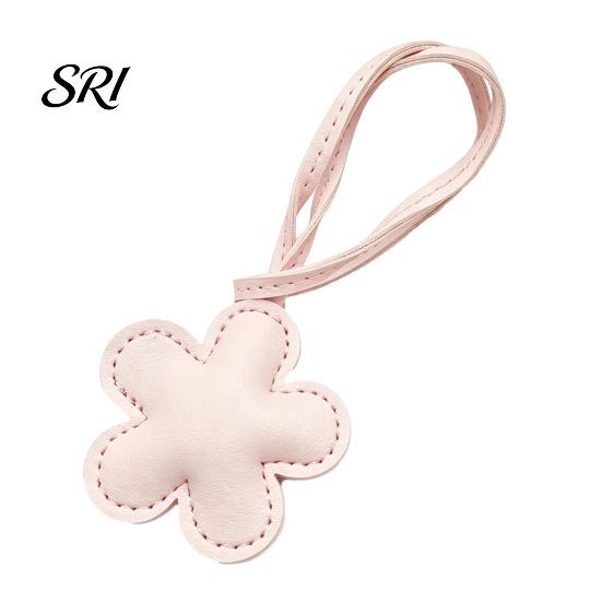 Phone Strap Leather Flower Pendant Cherry Blossom Keychain Cotton Filled Cute Photogenic Charm Floral Bag Hanging Car Accessories Soft