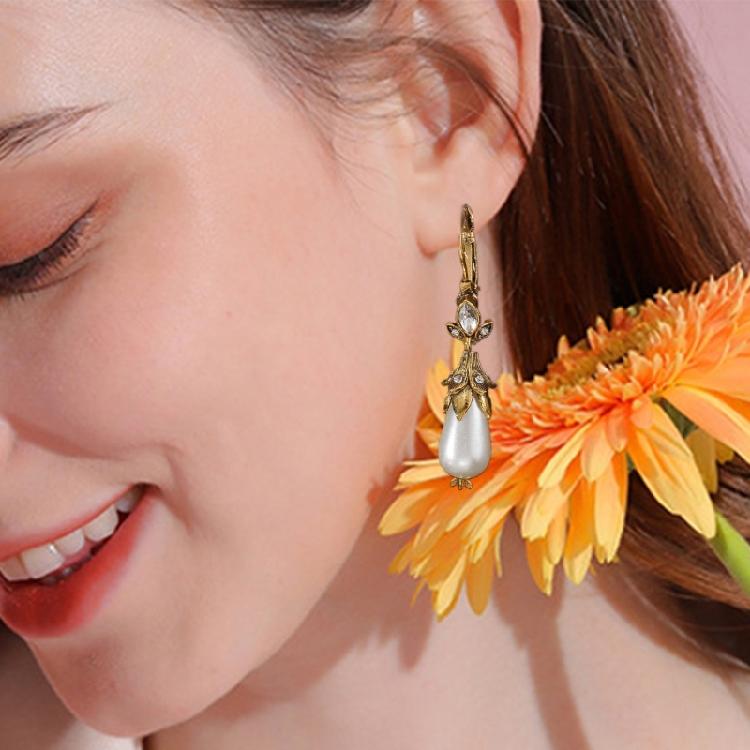 Elegant Earrings Simulated Pearls Earrings Drop Earring Party and Formal Jewelry Alloy Texture Perfect for Women Present