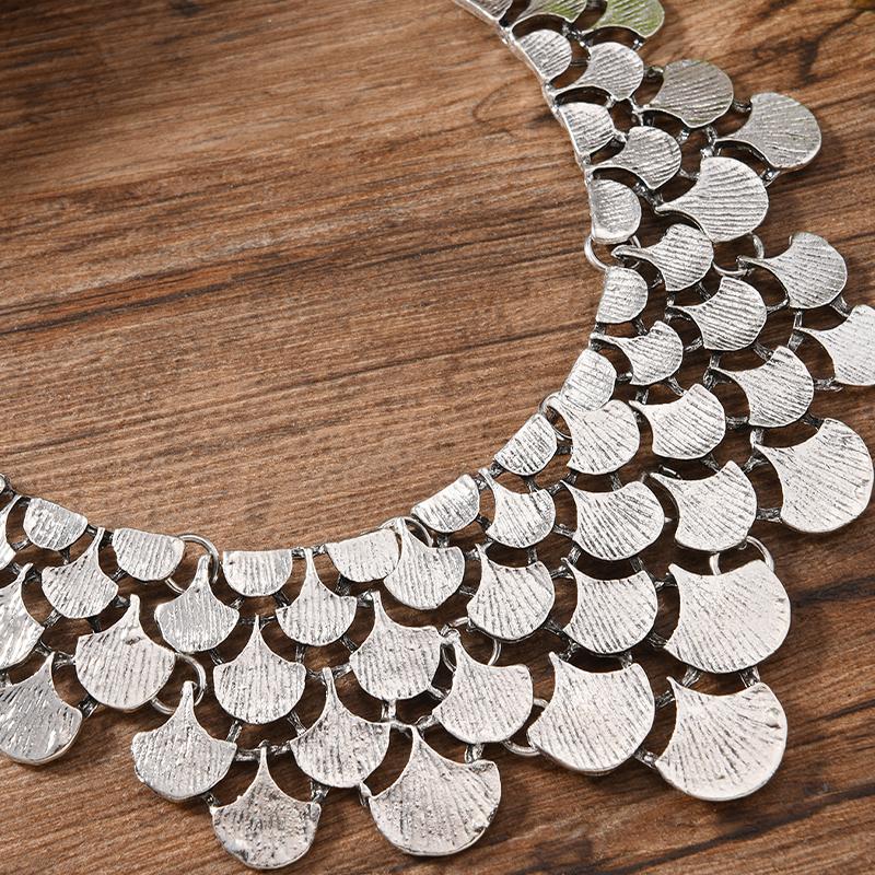 1 PCS Retro Silver Scale Statement Necklace Exaggerated Geometric Textured Jewelry Fashion Neck Chain for Women