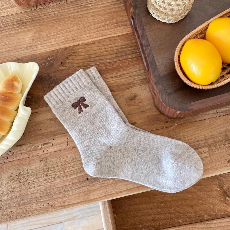 Maillard Socks Mid-Tube Socks Cotton Socks Warm Bow Embroidery Spring And Autumn Thickened Stacking Stockings
