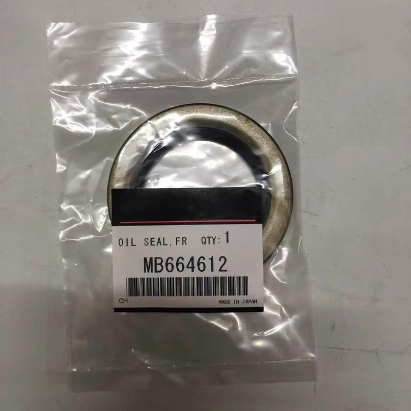 Rear Axle Shaft Oil Seal For Mitsubishi Pajero Montero Sport L200 L300 4D56 6G74 MN110724 MB664612