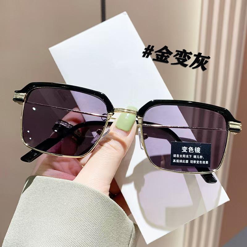High definition anti-blue reading glasses men and women business classic eyebrow frame half frame reading glasses metal large frame flat mirror