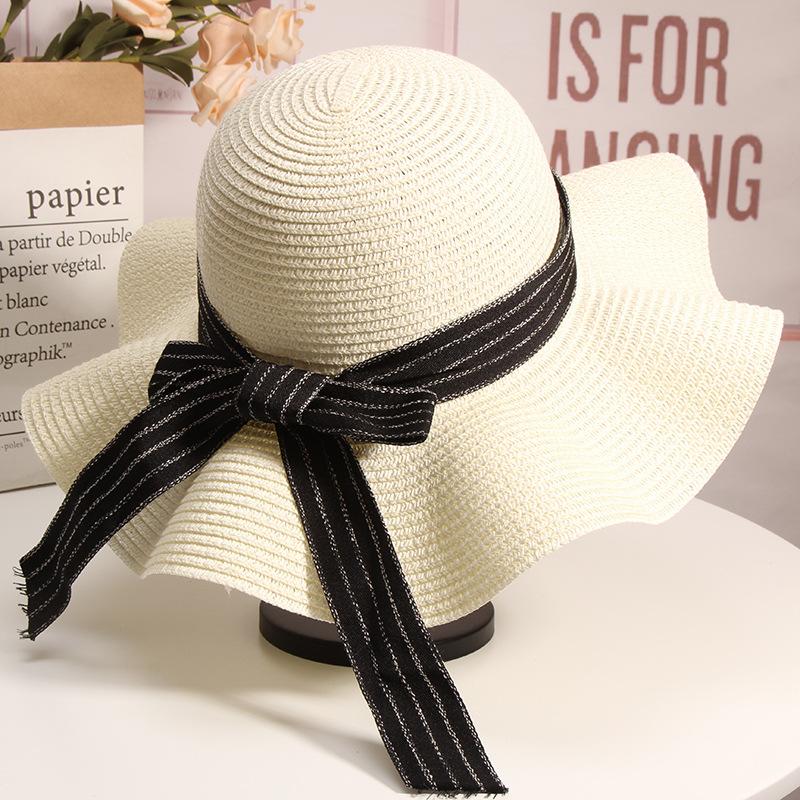 Fashionable Summer Women's Sun Protection Beach Hat with Large Brim and Straw Hat for Sun Protection and Breathable Beach Hat
