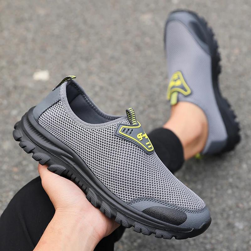 Outdoor Men'S Slip On Shoes Cool In Summer Mesh Anti Slip Walking Shoes Fashion Breathable Comfortable Black Sneakers For Men