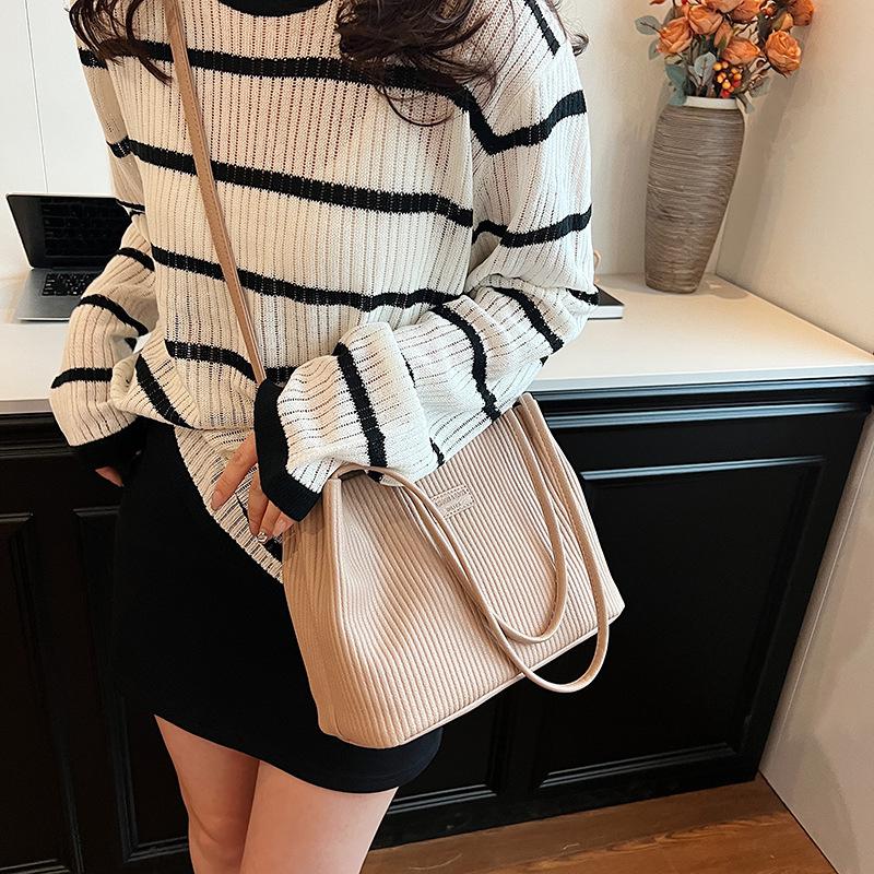 Ретро-сумка из искусственной кожи для женщин, универсальная простая дорожная сумка через плечо, женская плиссированная сумка-тоут, новая