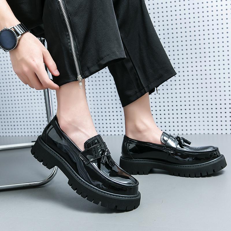 Толстая подошва модные мужские туфли без застежек 2024 новое поступление мужская повседневная обувь кожаные мужские удобные мокасины мужские туфли без застежек