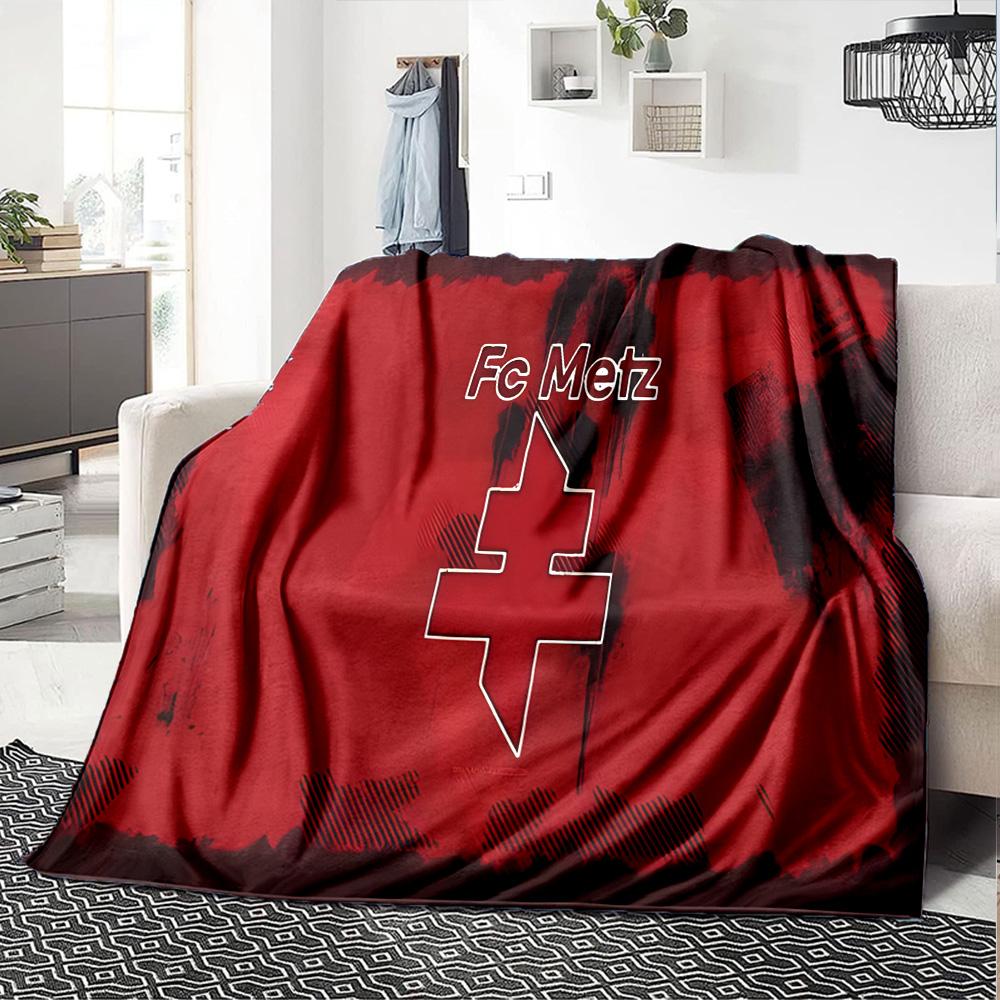 Metz Football Club Flannel Blanket, Soft Polyester, Modern Design, All-Season for Camping, Travel, Gifts for holidays or birthdays