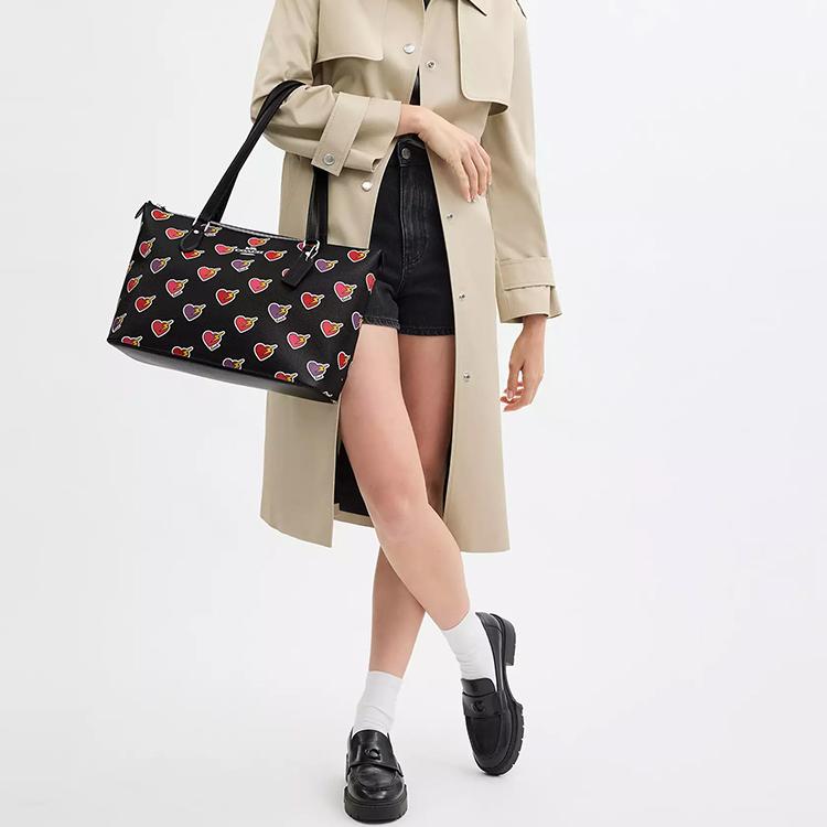 Coach Gallery 37 Сумка-тоут на молнии с принтом «Сердечный болт» Женские сумки-тоут Черный CW434-SVA47